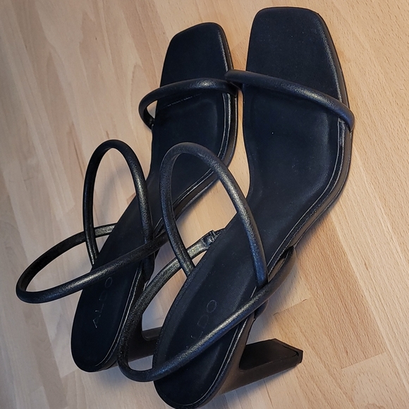 Strappy squared toe Aldo sandals - Picture 2 of 4